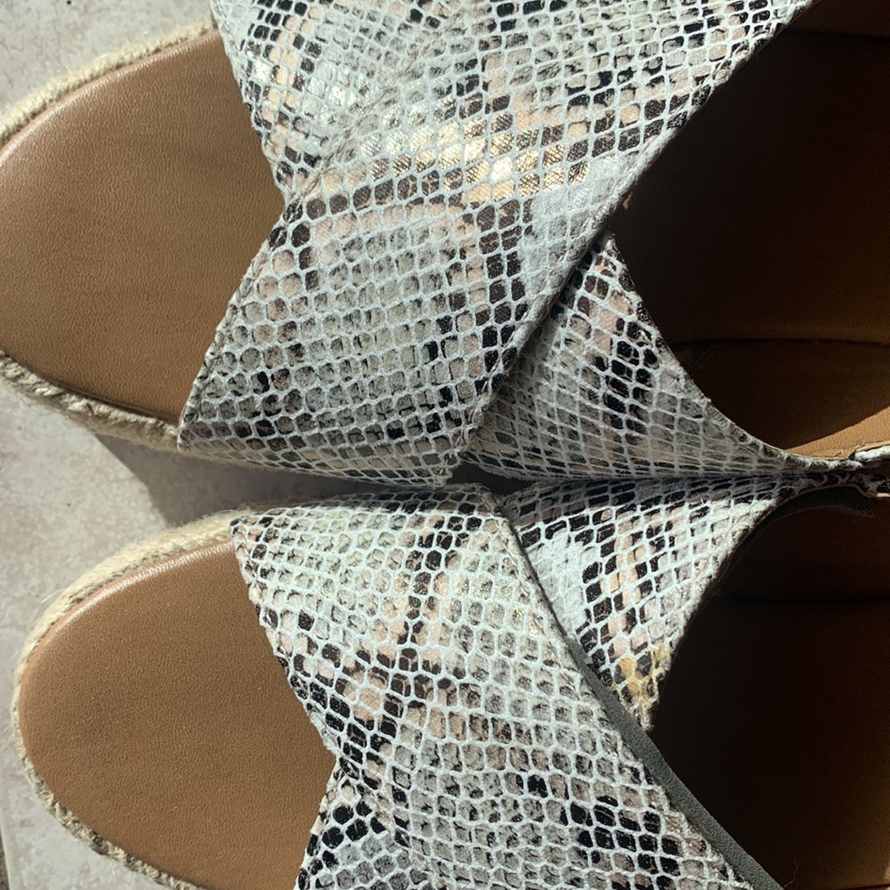 Leopard Sandals - Picture 5 of 10